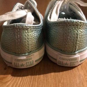 Converse Shoes - Toddler girl converse size 6 Converse Shoes - Toddler girl converse size 6